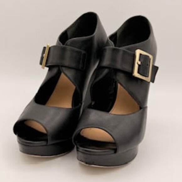 Michael Kors Black Leather Platform Heels Peep Toe Gold Buckle Women’s 6.5 - Picture 3 of 16